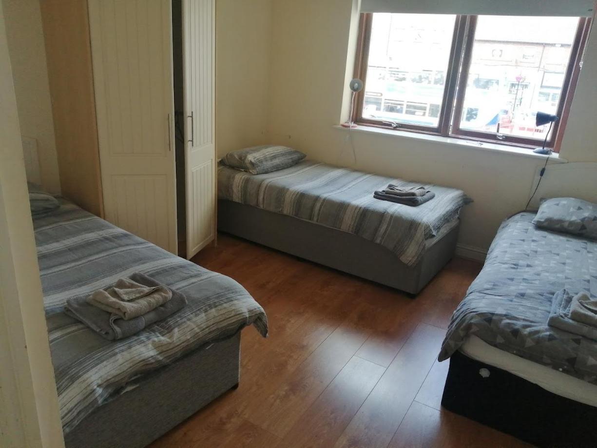 2 Bedroom, 2 Bathroom Apartment Дублин Экстерьер фото