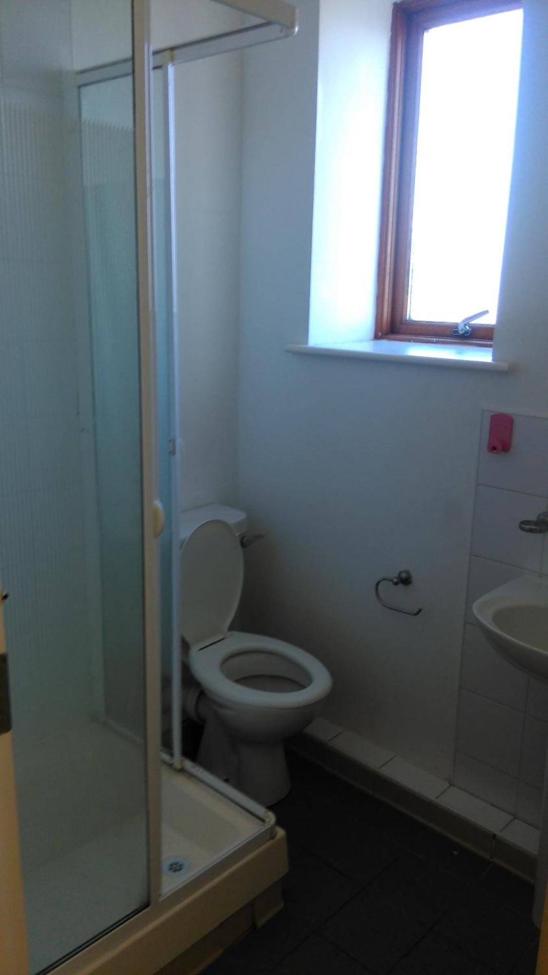 2 Bedroom, 2 Bathroom Apartment Дублин Экстерьер фото