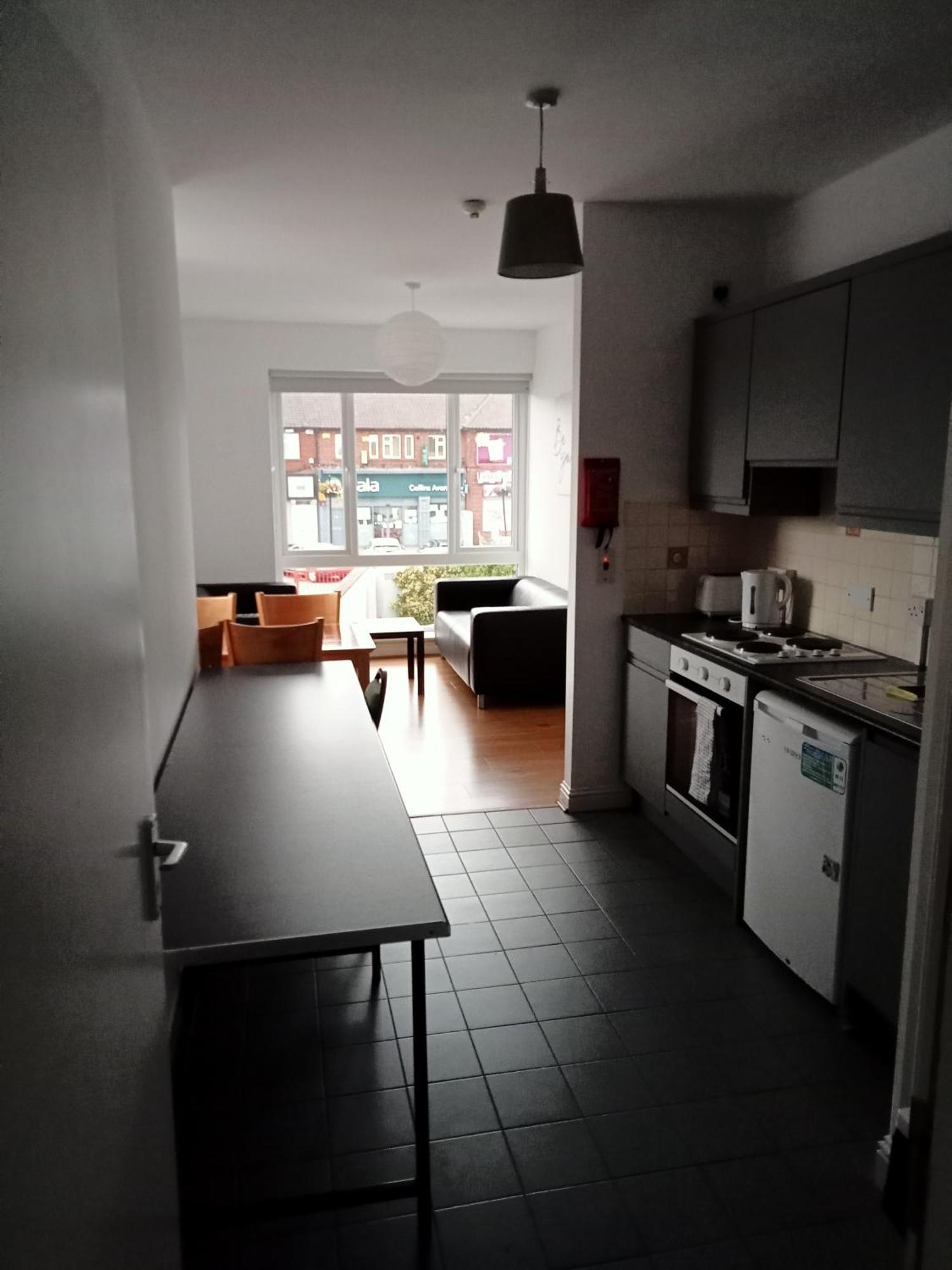 2 Bedroom, 2 Bathroom Apartment Дублин Экстерьер фото