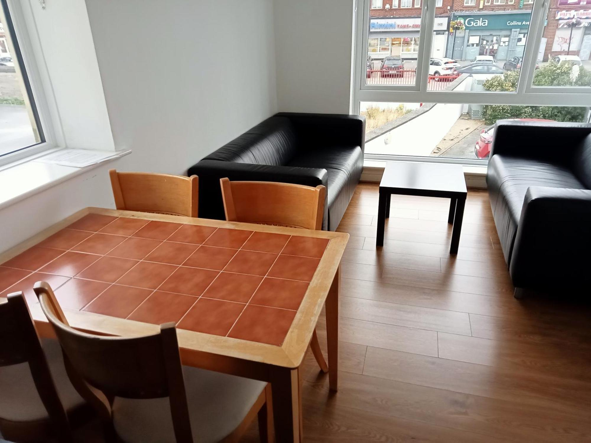 2 Bedroom, 2 Bathroom Apartment Дублин Экстерьер фото